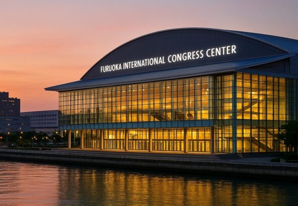 福岡国際会議場の外観とベイサイドの風景